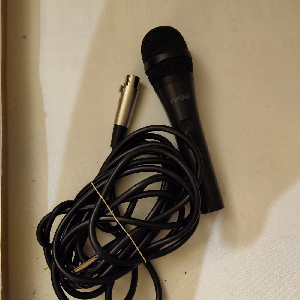 Fifine Dynamic Vocal Microphone Cardioid Handheld Wired Microphone